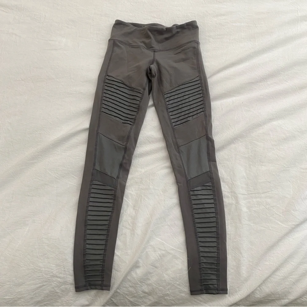 ALO YOGA Gray Women's Moto Leggings high waist 7/8 S - Picture 2 of 6